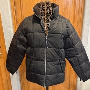 Traveler Technology Black Down Puffer Jacket, Medium. Zip Front. Mediumweight